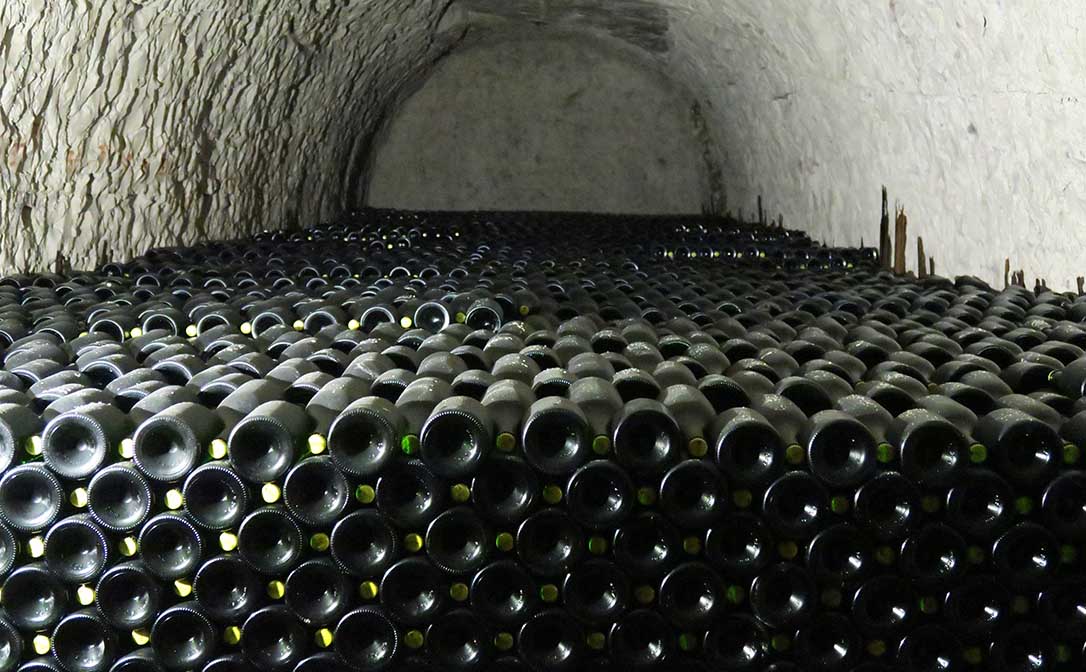 Champagne bottle maturation